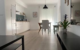 Apartamento nuevo, céntrico y tranquilo
